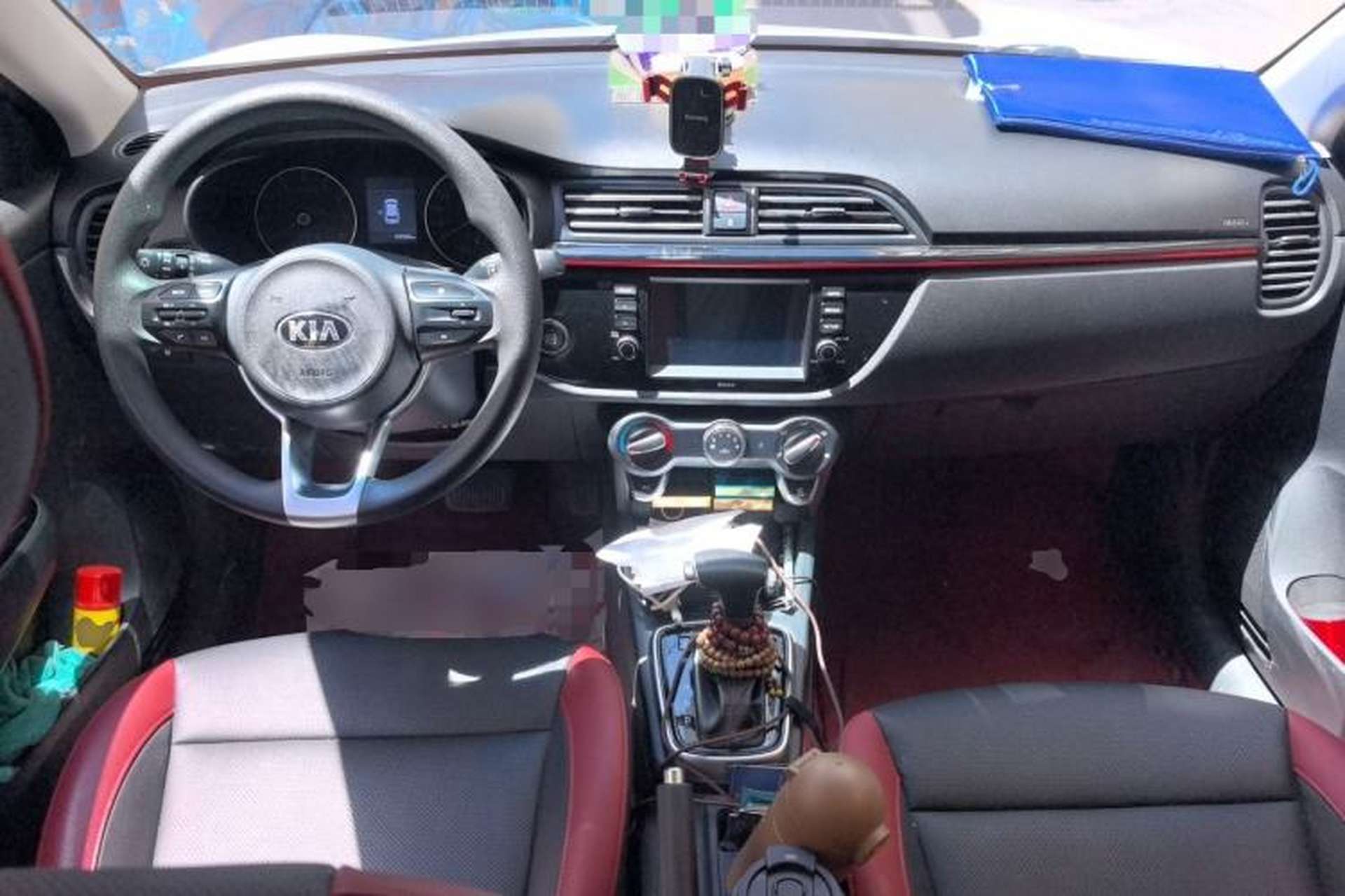 Used Kia KX Cross 2017 1.4L AT GLS Center Console