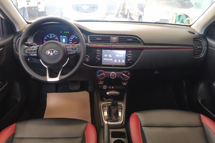 Used Kia KX Cross 2017 1.4L AT GLS Center Console