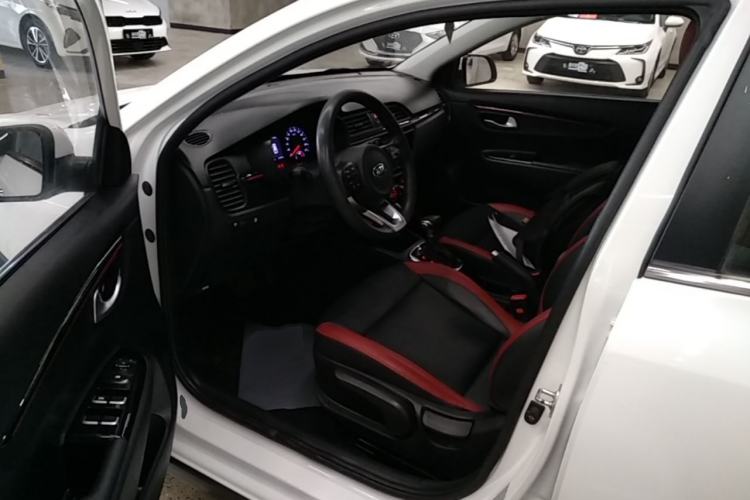 Used Kia KX Cross 2017 1.4L AT GLS Driver Seat