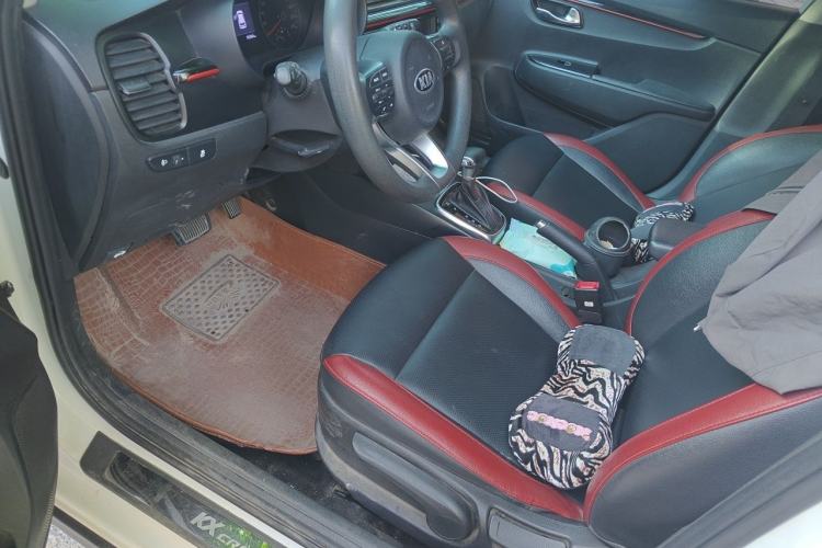 Used Kia KX Cross 2017 1.4L AT GLS Driver Seat