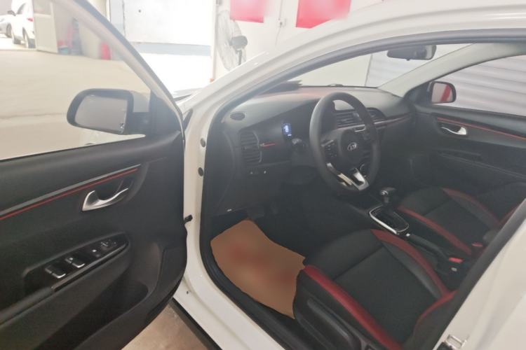 Used Kia KX Cross 2017 1.4L AT GLS Driver Seat