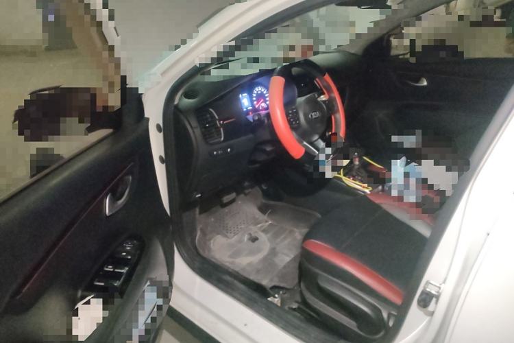 Used Kia KX Cross 2017 1.4L AT GLS Driver Seat