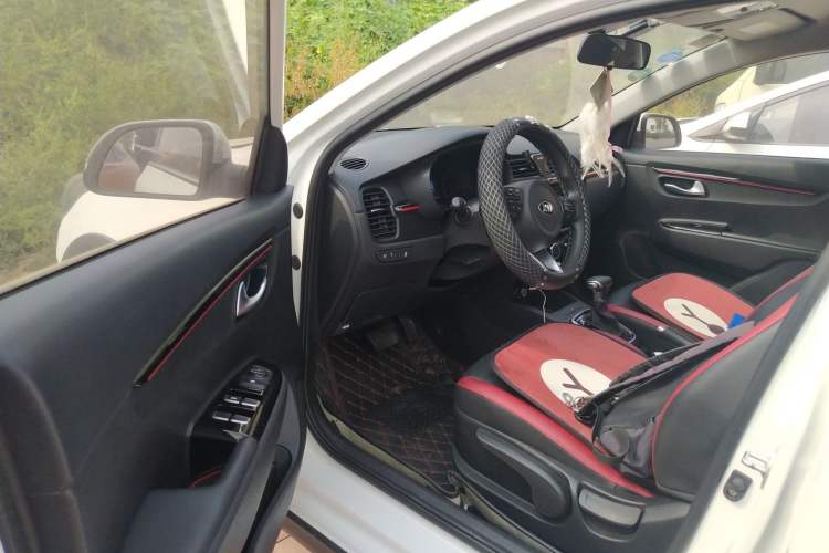 Used Kia KX Cross 2017 1.4L AT GLS Driver Seat
