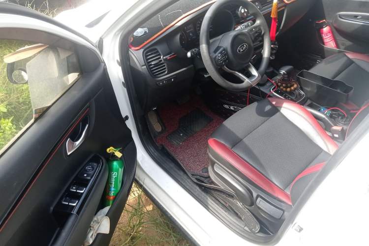 Used Kia KX Cross 2017 1.4L AT GLS Driver Seat
