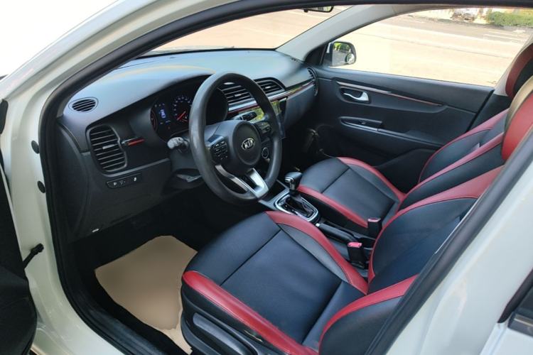 Used Kia KX Cross 2017 1.4L AT GLS Driver Seat