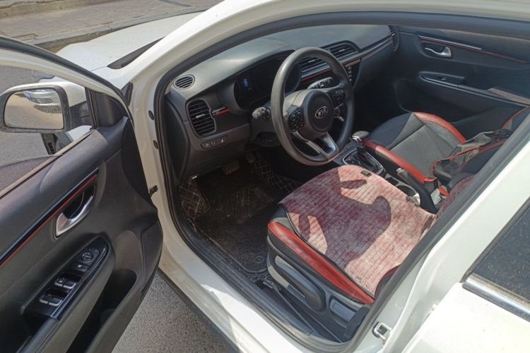 Used Kia KX Cross 2017 1.4L AT GLS Driver Seat
