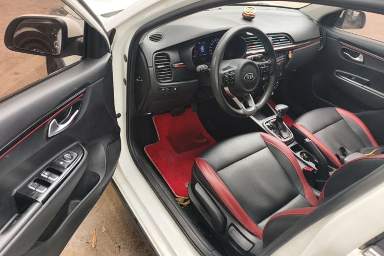 Used Kia KX Cross 2017 1.4L AT GLS Driver Seat