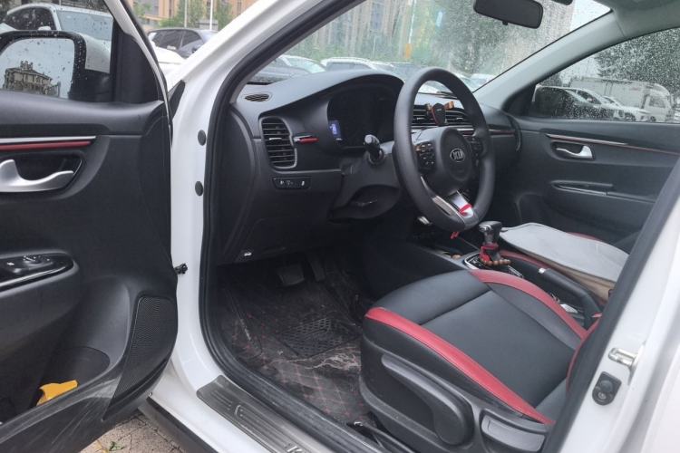 Used Kia KX Cross 2017 1.4L AT GLS Driver Seat