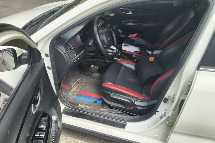 Used Kia KX Cross 2017 1.4L AT GLS Driver Seat