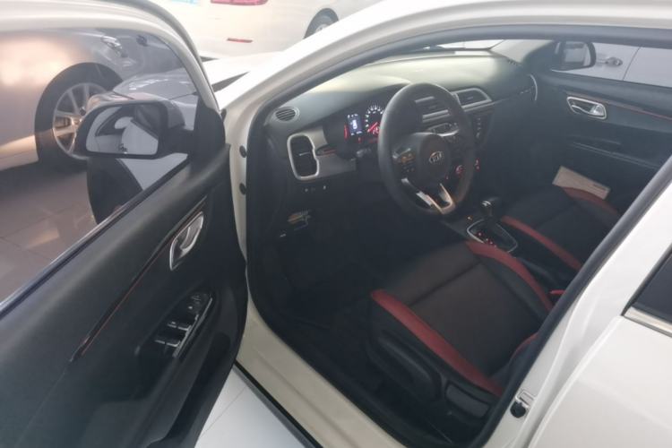 Used Kia KX Cross 2017 1.4L AT GLS Driver Seat