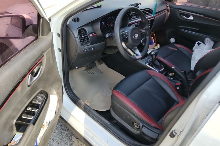 Used Kia KX Cross 2017 1.4L AT GLS Driver Seat