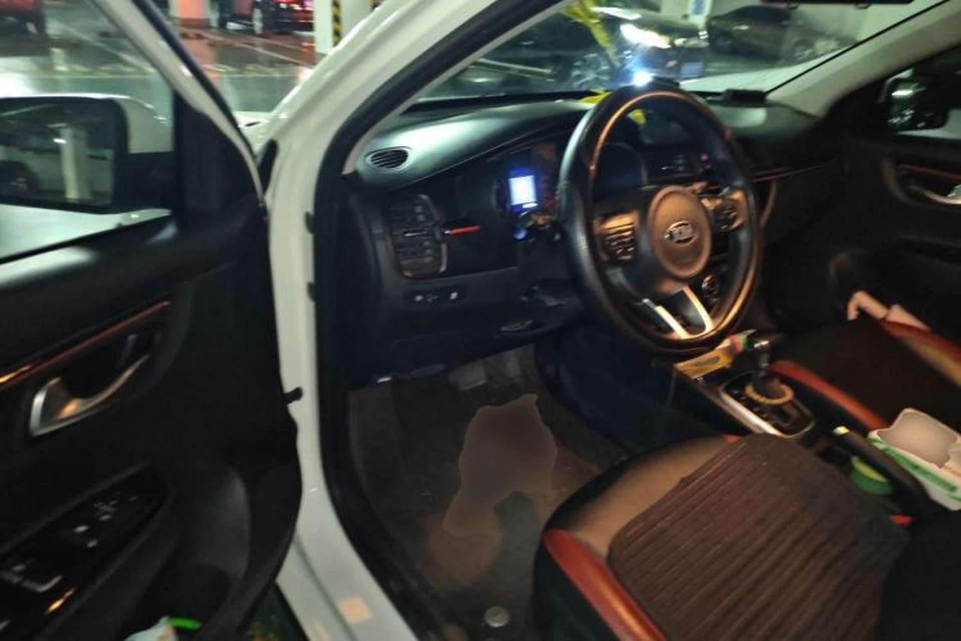 Used Kia KX Cross 2017 1.4L AT GLS Driver Seat