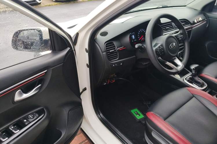 Used Kia KX Cross 2017 1.4L AT GLS Driver Seat