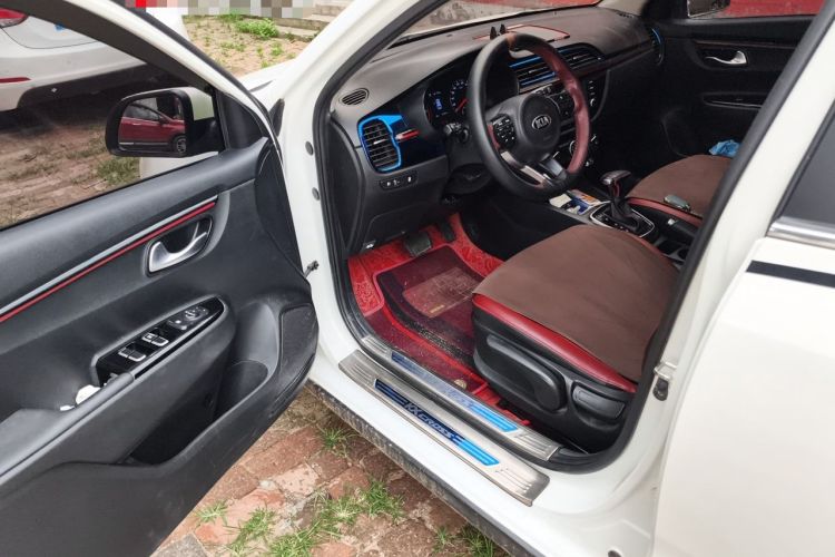 Used Kia KX Cross 2017 1.4L AT GLS Driver Seat