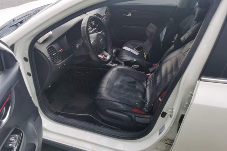 Used Kia KX Cross 2017 1.4L AT GLS Driver Seat