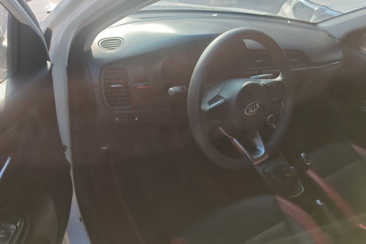Used Kia KX Cross 2017 1.4L MT GLS Driver Seat