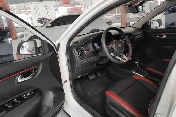 Used Kia KX Cross 2017 1.4L AT GLS Driver Seat