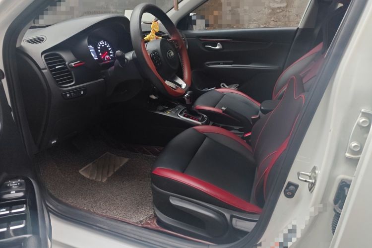 Used Kia KX Cross 2017 1.4L AT GLS Driver Seat