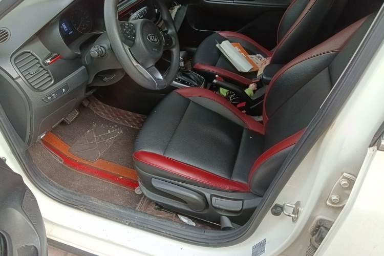 Used Kia KX Cross 2017 1.4L AT GLS Driver Seat