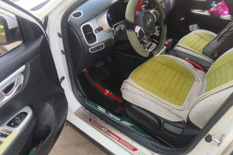 Used Kia KX Cross 2017 1.4L AT GLS Driver Seat
