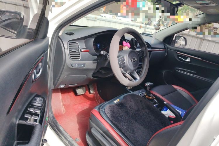 Used Kia KX Cross 2017 1.4L AT GLS Driver Seat