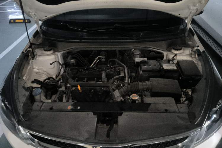 Used Kia KX Cross 2017 1.4L AT GLS Engine Bay