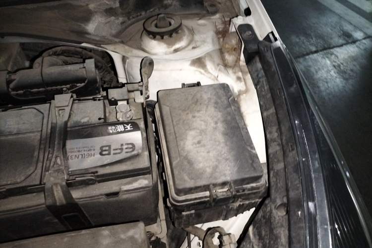 Used Kia KX Cross 2017 1.4L AT GLS Engine Bay Left