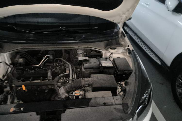 Used Kia KX Cross 2017 1.4L AT GLS Engine Bay Left