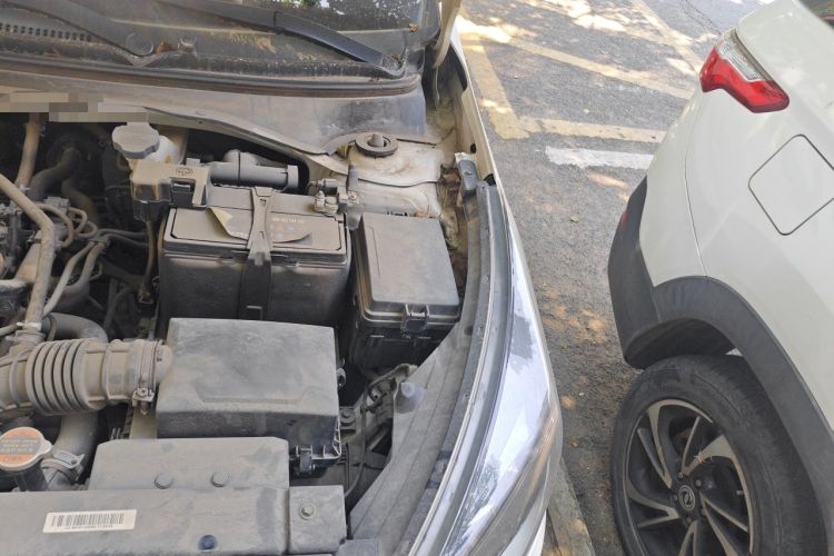 Used Kia KX Cross 2017 1.4L AT GLS Engine Bay Left
