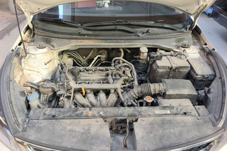 Used Kia KX Cross 2017 1.4L AT GLS Engine Bay