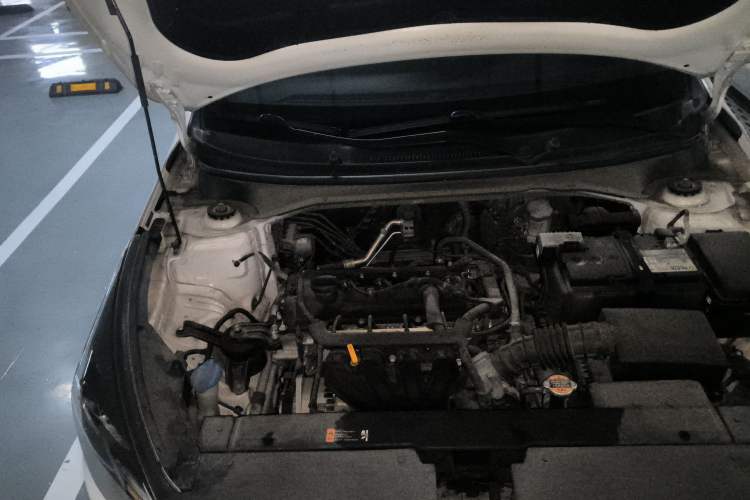 Used Kia KX Cross 2017 1.4L AT GLS Engine Bay Right