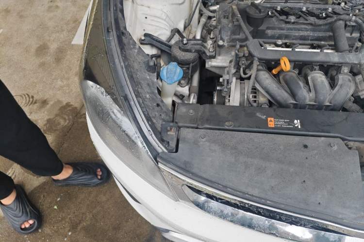 Used Kia KX Cross 2017 1.4L AT GLS Engine Bay Right