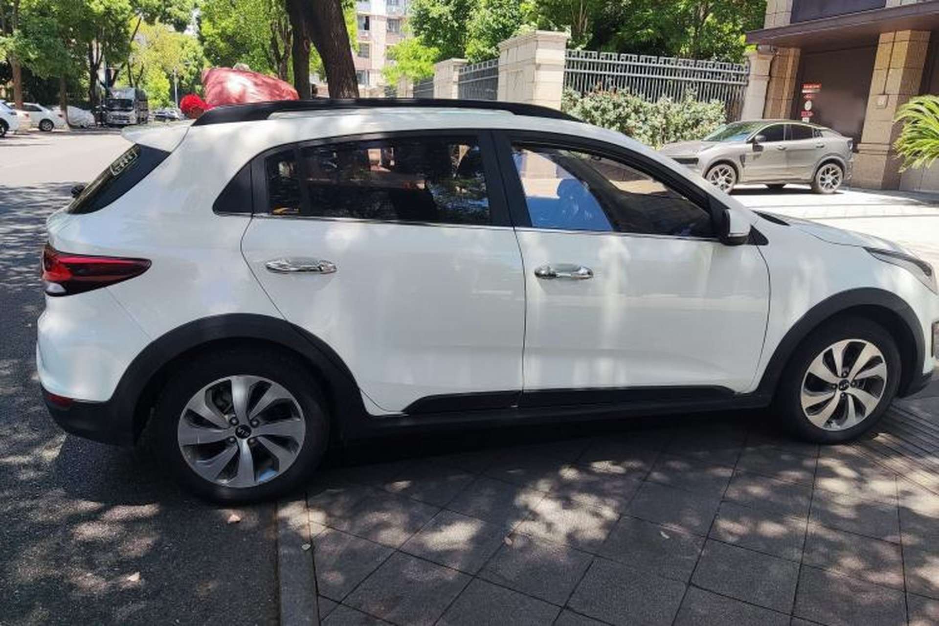 Used Kia KX Cross 2017 1.4L AT GLS Exterior 2