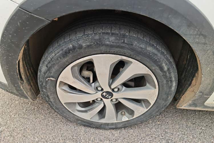 Used Kia KX Cross 2017 1.4L AT GLS Exterior 4