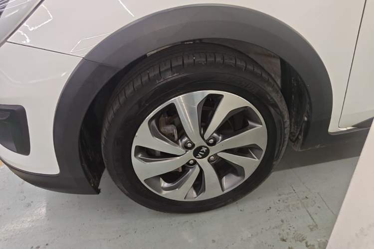 Used Kia KX Cross 2017 1.4L AT GLS Exterior 4