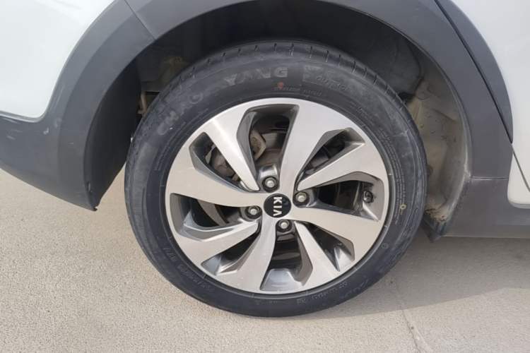 Used Kia KX Cross 2017 1.4L AT GLS Exterior 5