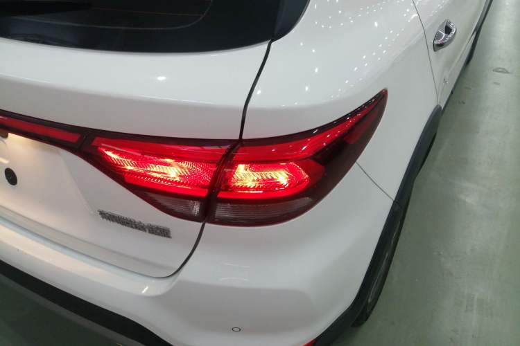 Used Kia KX Cross 2017 1.4L AT GLS Exterior 6