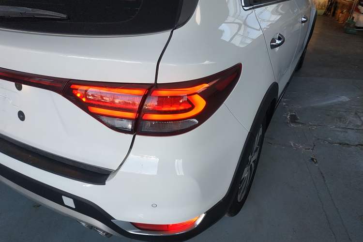 Used Kia KX Cross 2017 1.4L AT GLS Exterior 6