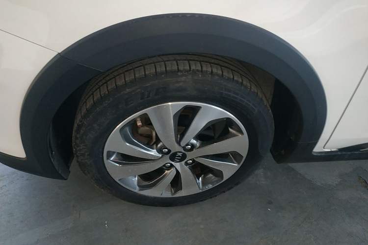 Used Kia KX Cross 2017 1.4L AT GLS Exterior 7