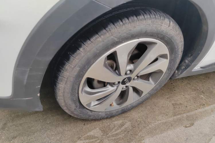 Used Kia KX Cross 2017 1.4L MT GLS Exterior 7