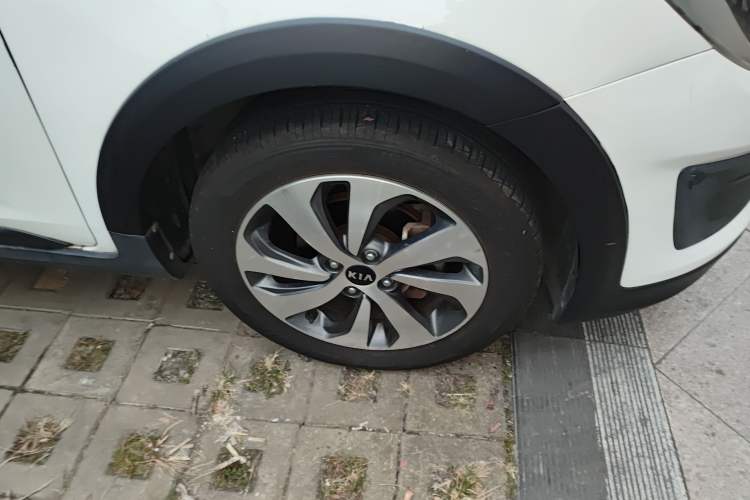 Used Kia KX Cross 2017 1.4L MT GLS Exterior 7