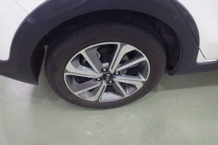 Used Kia KX Cross 2017 1.4L AT GLS Exterior 8