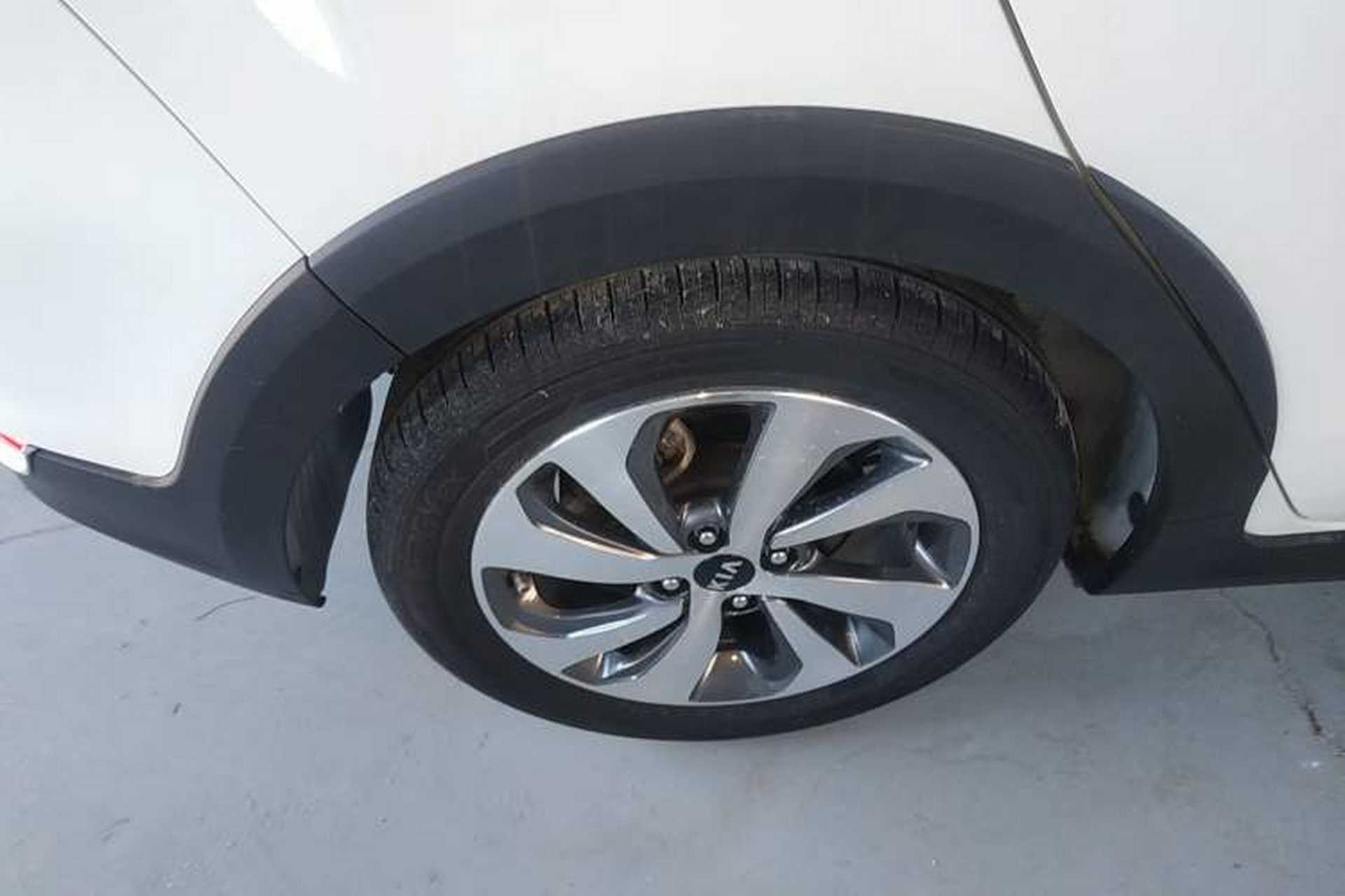 Used Kia KX Cross 2017 1.4L AT GLS Exterior 8