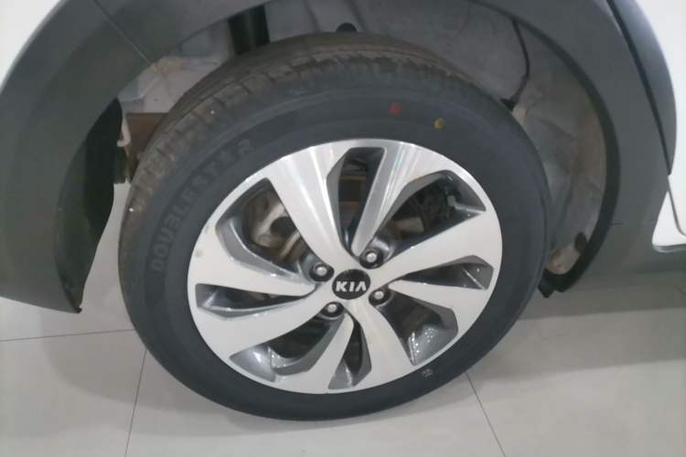 Used Kia KX Cross 2017 1.4L AT GLS Exterior 8