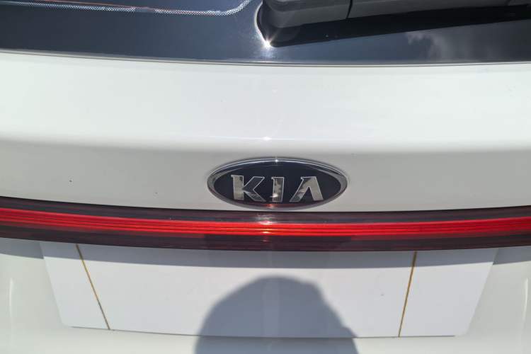 Used Kia KX Cross 2017 1.4L AT GLS Exterior 9