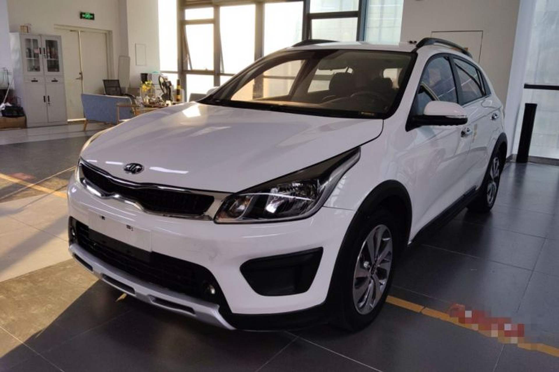 Used Kia KX Cross 2017 1.4L AT GLS Front Left 45 Deg