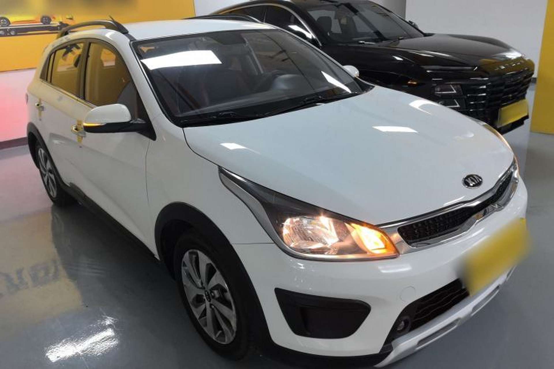 Used Kia KX Cross 2017 1.4L AT GLS Front Right 45 Deg