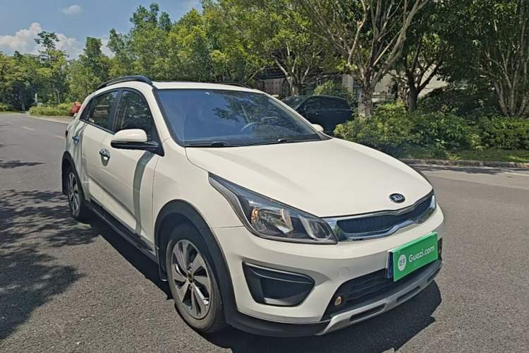 Used Kia KX Cross 2017 1.4L AT GLS Front Right 45 Deg