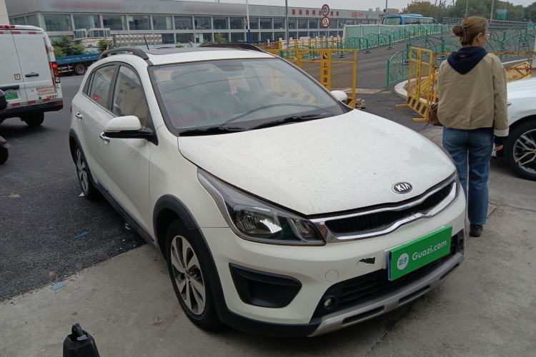 Used Kia KX Cross 2017 1.4L MT GLS Front Right 45 Deg