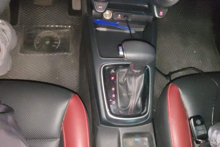 Used Kia KX Cross 2017 1.4L AT GLS Gear Lever